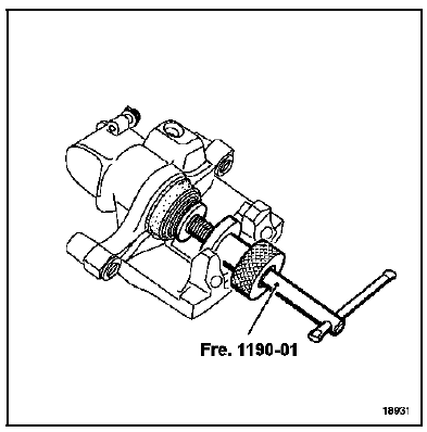 Repousser les pistons dans les étriers à l'aide de l'outil