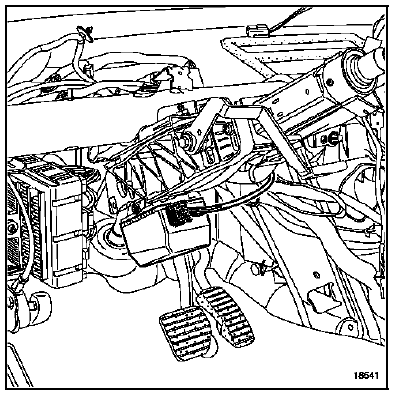 ATTENTION : la vis de fixation du verrou électrique de