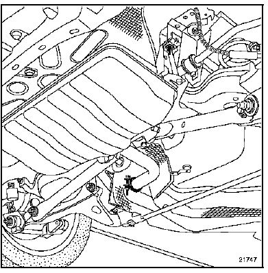 Désaccoupler le silencieux de la ligne d'échappement.