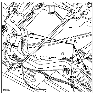 Retirer les cinq fixations (A) de la protection
