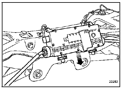 Extraire sans la déposer l'unité de commande.