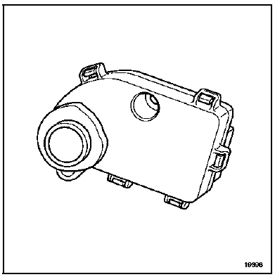 Son accès est possible par la boîte vide-poches.