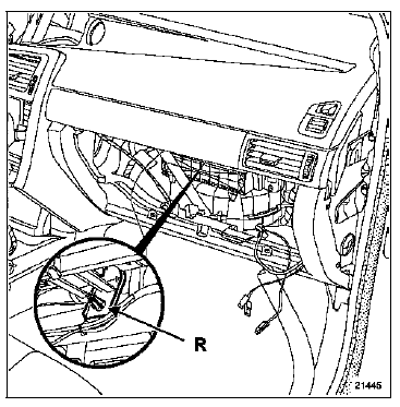 Mettre en place une clé à oeil (R) afin de verrouiller