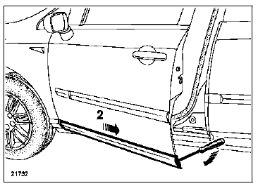 Insérer l'outil (Car. 1597) puis exercer une pression