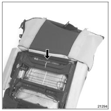 Dégager le profil et les deux élastiques de maintien
