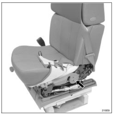 Dégager partiellement le garnissage d'assise.