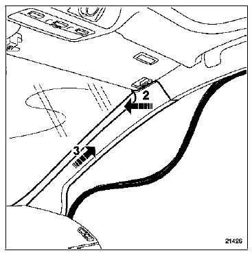 Dégager partiellement le joint d'encadrement de porte.