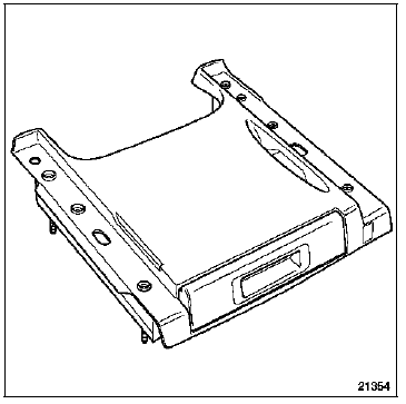 Dégager le boîtier de rangement.