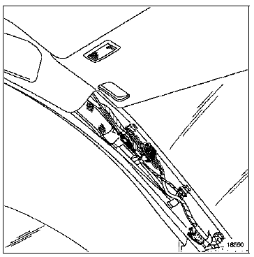 Déposer les montants de pare-brise (chapitre 71A.D).